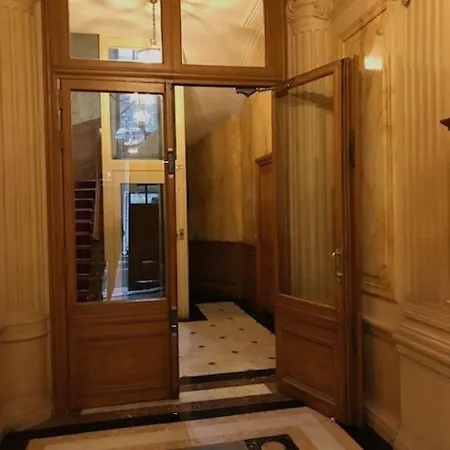 Confort à Paris, 8ème, Galerie Lafayette, Louvre, Champs Elysée Parigi