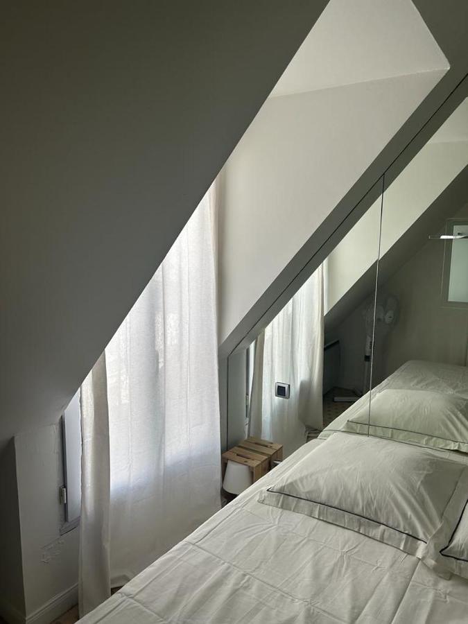 Confort Au Coeur De 8e, 5e Etage Avec Ascenseur Parigi