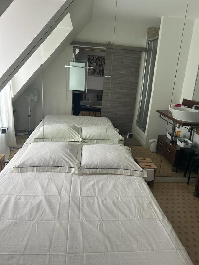 Appartamento Confort Au Coeur De 8e, 5e Etage Avec Ascenseur