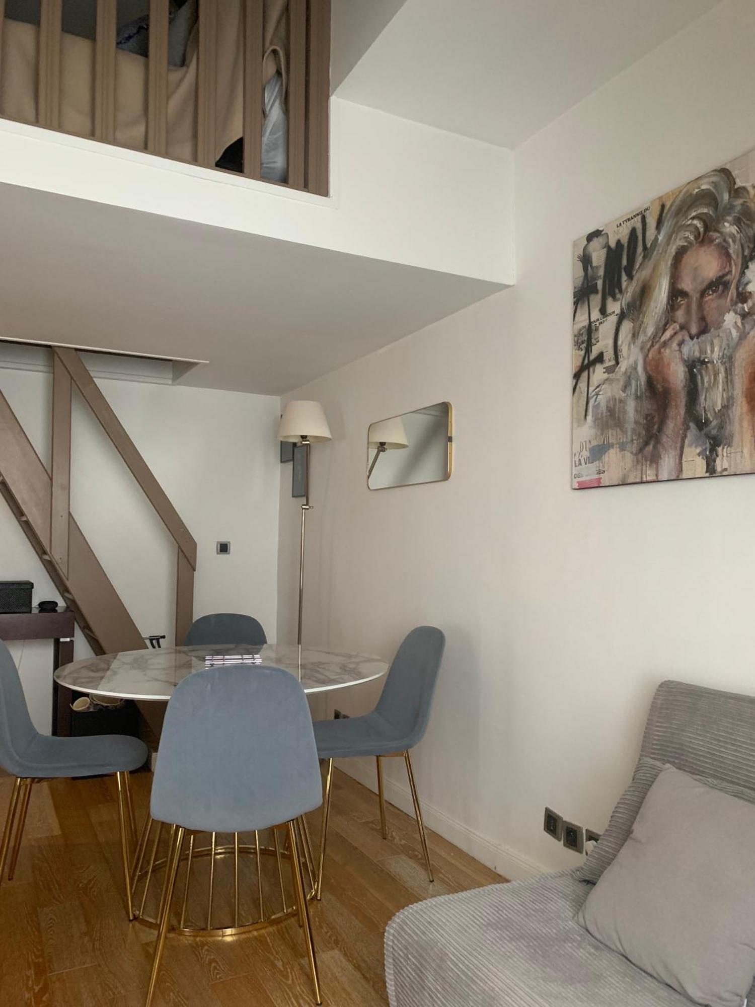 Confort Au Coeur De 8e, 5e Etage Avec Ascenseur Appartamento