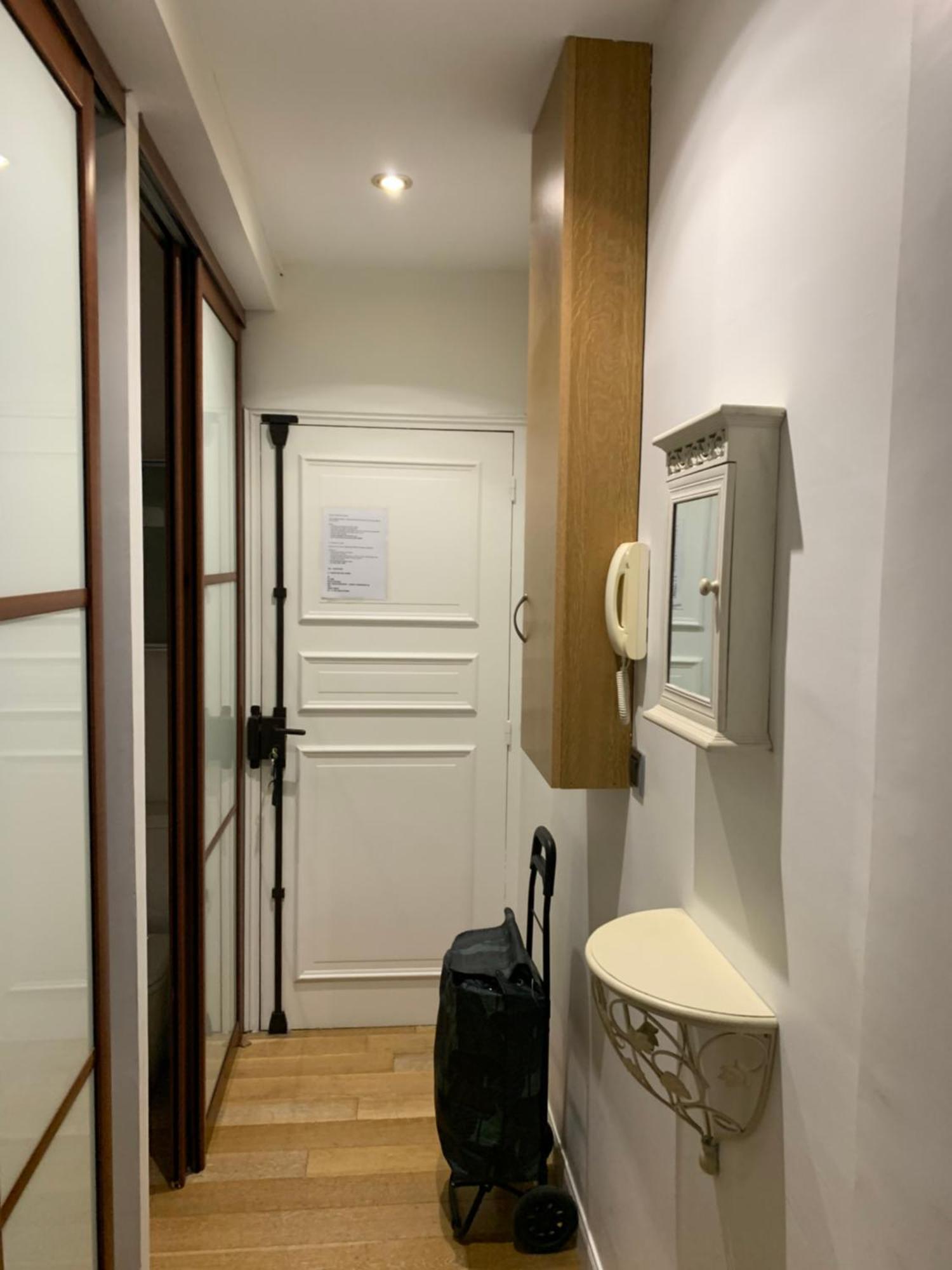 Appartamento Confort Au Coeur De 8e, 5e Etage Avec Ascenseur Parigi